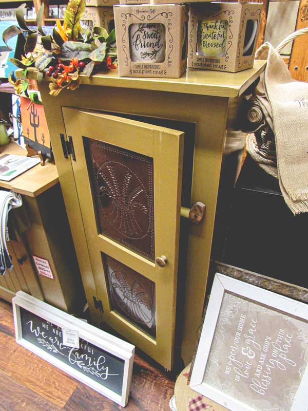 Random assortment of crafts and gifts slideshow